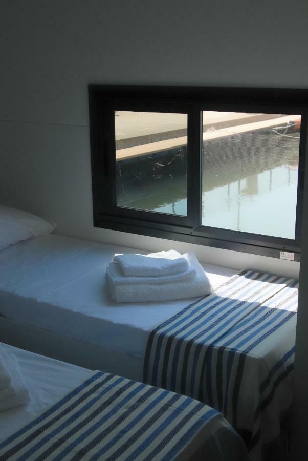 House Boat Luxury Cagliari Hotell Exteriör bild